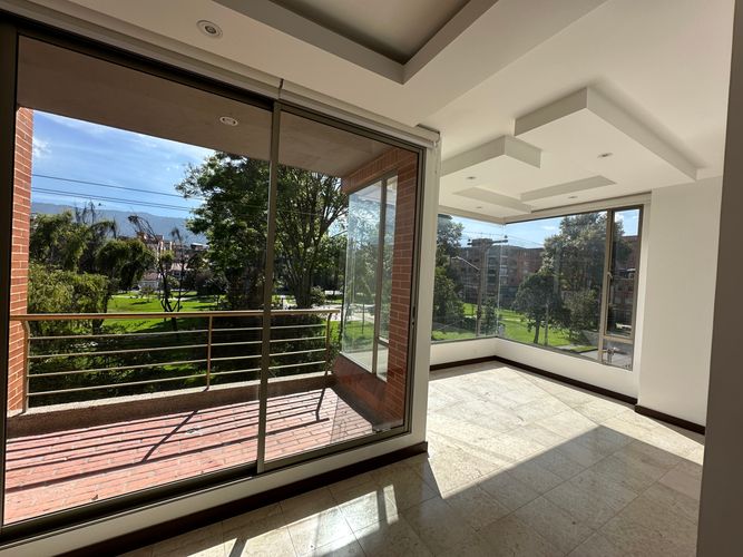 Apartamento de 3 alcobas en venta en Santa Barbara, Bogotá, 147 m² · foto 11 de 24