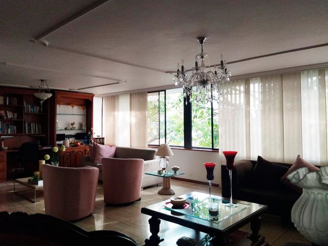 Apartamento de 3 alcobas en venta en El Poblado, Medellín, 213 m² · foto 4 de 17