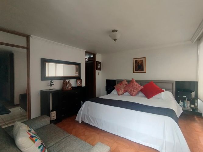 Apartamento de 3 alcobas en venta en El Poblado, Medellín, 213 m² · foto 9 de 17