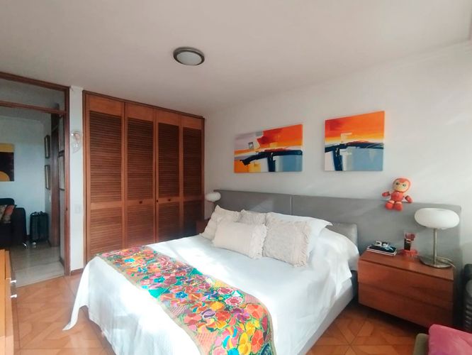 Apartamento de 3 alcobas en venta en El Poblado, Medellín, 213 m² · foto 13 de 17