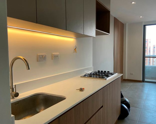 Apartamento de 2 alcobas en venta en Tres Esquinas, Sabaneta, 57 m² · foto 6 de 17