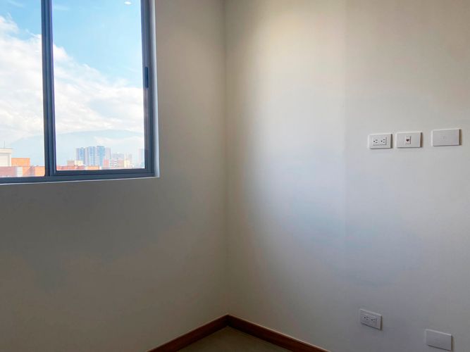 Apartamento de 2 alcobas en venta en Tres Esquinas, Sabaneta, 57 m² · foto 9 de 17