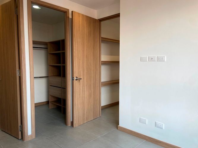Apartamento de 2 alcobas en venta en Tres Esquinas, Sabaneta, 57 m² · foto 13 de 17