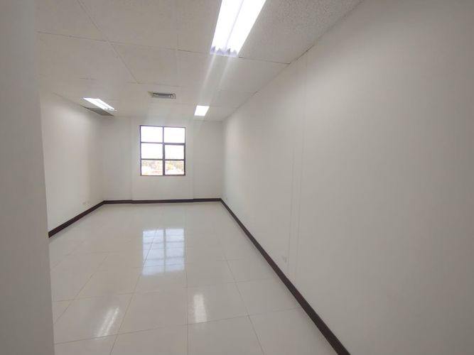 Oficina en arriendo en El Poblado, Medellín, 40 m² · foto 3 de 16