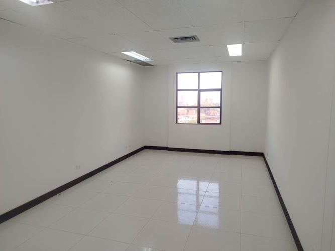 Oficina en arriendo en El Poblado, Medellín, 40 m² · foto 7 de 16