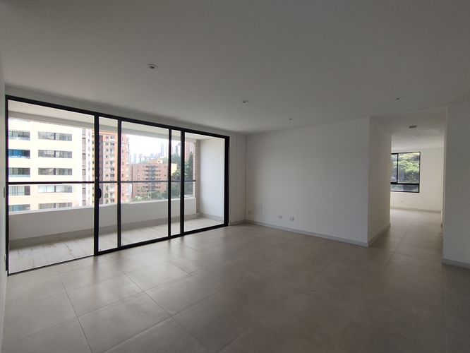 Apartamento de 3 alcobas en arriendo en El Poblado, Medellín, 110 m² · foto 2 de 15