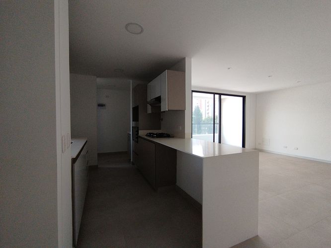 Apartamento de 3 alcobas en arriendo en El Poblado, Medellín, 110 m² · foto 5 de 15