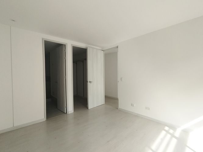 Apartamento de 3 alcobas en arriendo en El Poblado, Medellín, 110 m² · foto 6 de 15