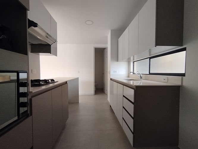 Apartamento de 3 alcobas en arriendo en El Poblado, Medellín, 110 m² · foto 7 de 15
