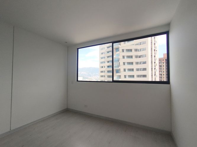 Apartamento de 3 alcobas en arriendo en El Poblado, Medellín, 110 m² · foto 13 de 15
