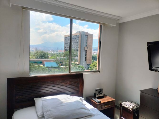 Apartamento de 2 alcobas en arriendo en El Poblado, Medellín, 70 m² · foto 10 de 18