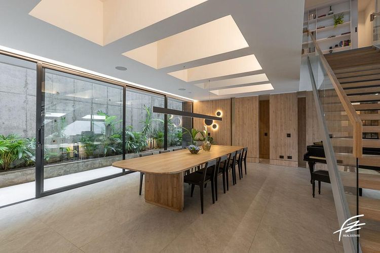 Casa de 8 alcobas en venta en El Tesoro, Medellín, 844 m² · foto 4 de 23