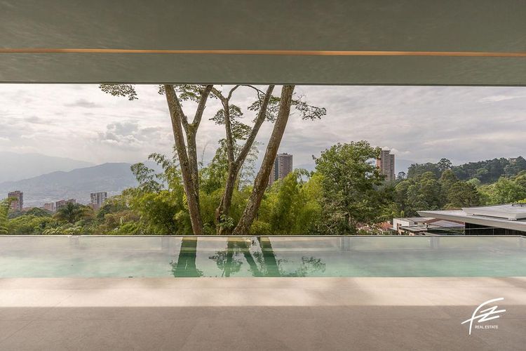 Casa de 8 alcobas en venta en El Tesoro, Medellín, 844 m² · foto 22 de 23