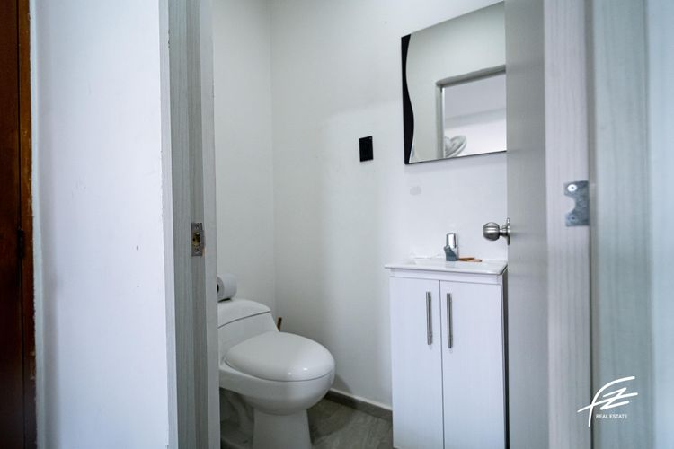 Edificio en venta en Suramericana, Medellín, 450 m² · foto 21 de 24
