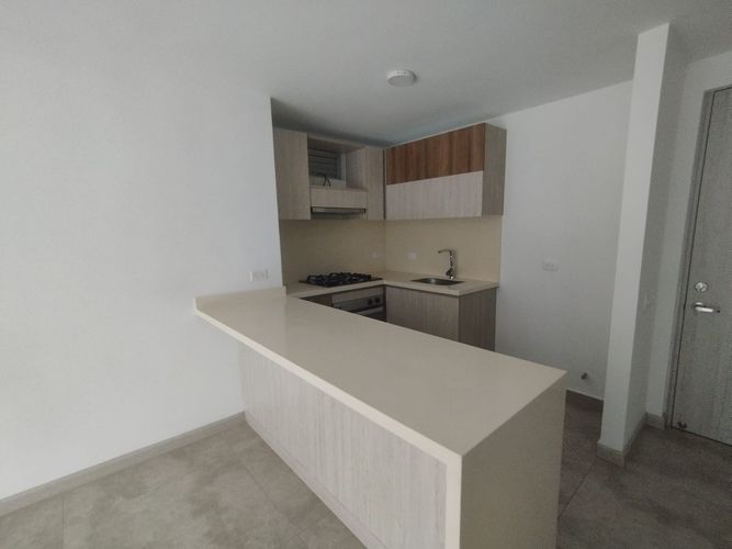 Apartamento de 2 alcobas en venta en Pinares, Pereira, 65 m² · foto 4 de 11