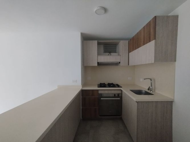 Apartamento de 2 alcobas en venta en Pinares, Pereira, 65 m² · foto 5 de 11