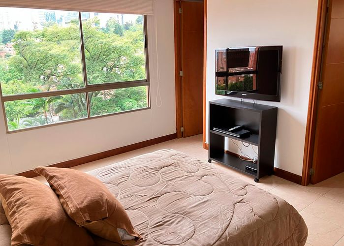 Apartamento de 2 alcobas en arriendo en El Poblado, Medellín, 74 m² · foto 8 de 12