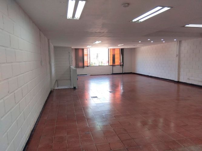 Bodega en arriendo en Guayabal, Medellín, 150 m² · foto 3 de 10
