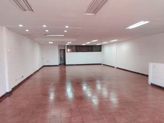 Bodega en arriendo en Guayabal, Medellín, 150 m² · foto 5 de 10