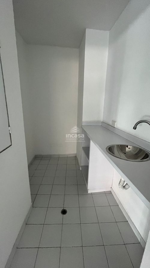 Oficina en arriendo en San Pedro, Cali, 278 m² · foto 2 de 6