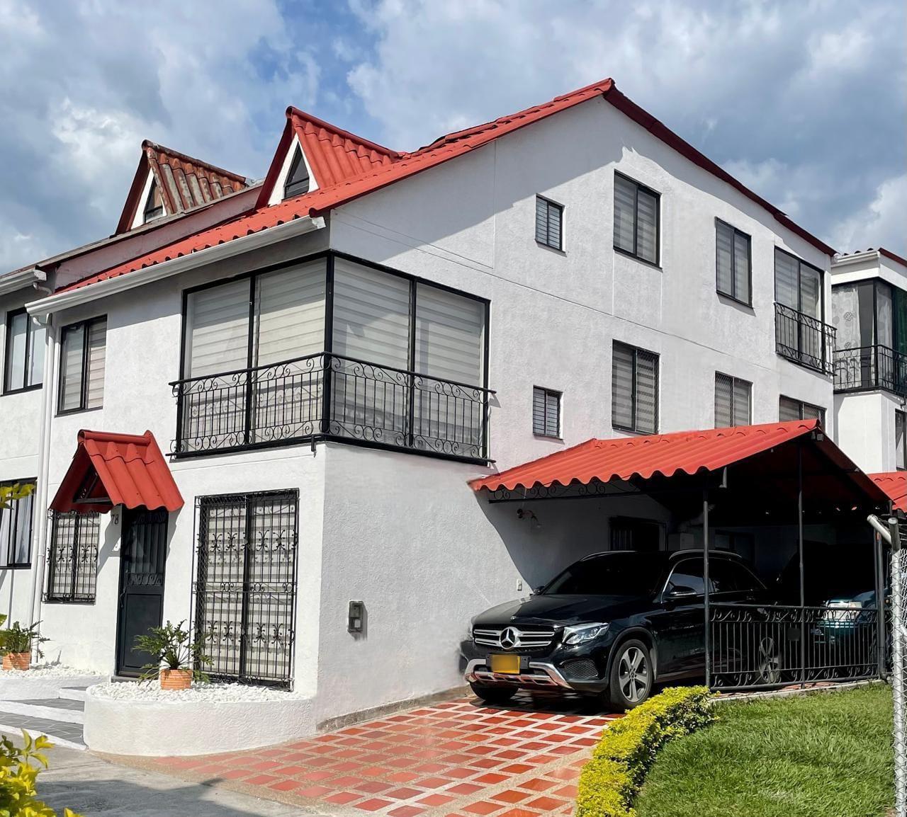 Casa en venta en Bosques De Santa Elena, Pereira · foto 3 de 24