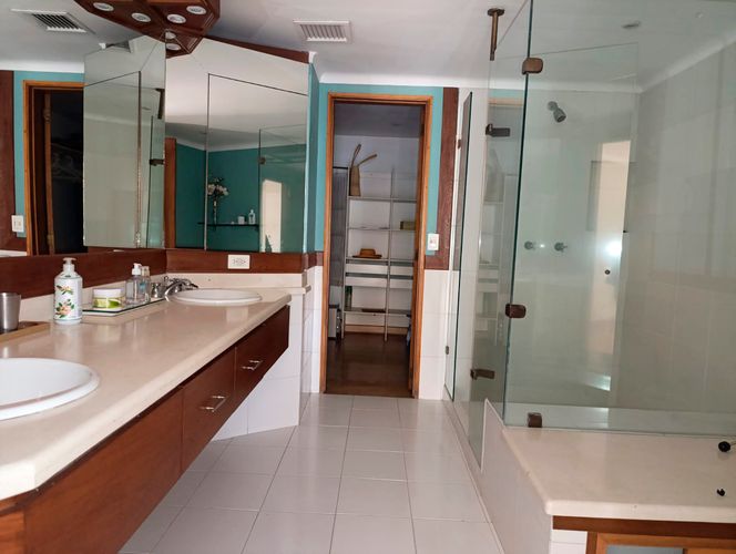 Apartamento de 4 alcobas en arriendo en El Poblado, Medellín, 257 m² · foto 9 de 19