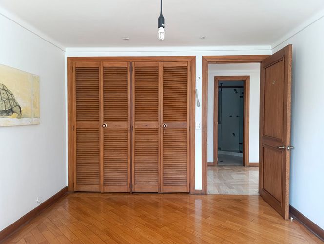 Apartamento de 4 alcobas en arriendo en El Poblado, Medellín, 257 m² · foto 15 de 19