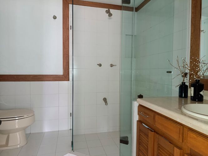 Apartamento de 4 alcobas en arriendo en El Poblado, Medellín, 257 m² · foto 16 de 19