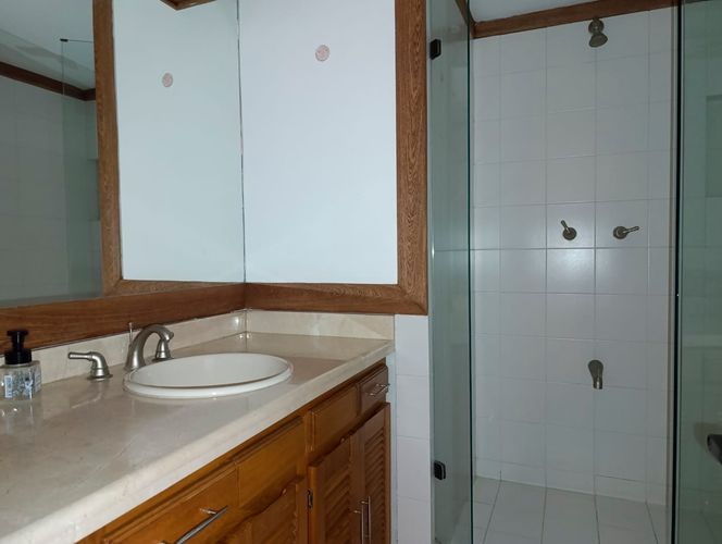 Apartamento de 4 alcobas en arriendo en El Poblado, Medellín, 257 m² · foto 18 de 19