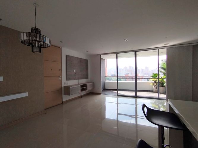 Apartamento de 3 alcobas en arriendo en El Poblado, Medellín, 112 m² · foto 2 de 20