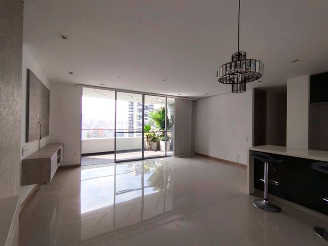 Apartamento de 3 alcobas en arriendo en El Poblado, Medellín, 112 m² · foto 3 de 20