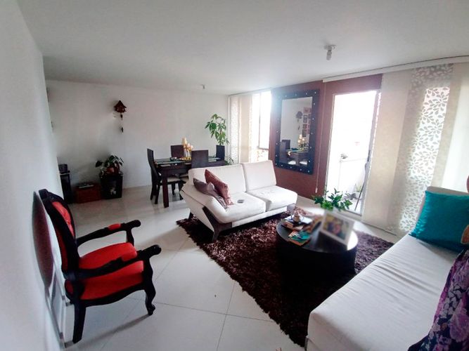 Apartamento de 3 alcobas en arriendo en El Poblado, Medellín, 120 m² · foto 2 de 13