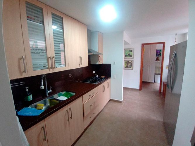 Apartamento de 3 alcobas en arriendo en El Poblado, Medellín, 120 m² · foto 7 de 13