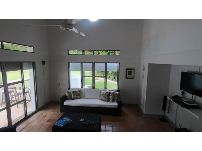 Casa de 4 alcobas en venta en Bosques De Peñalisa, Girardot, 381 m² · foto 5 de 14