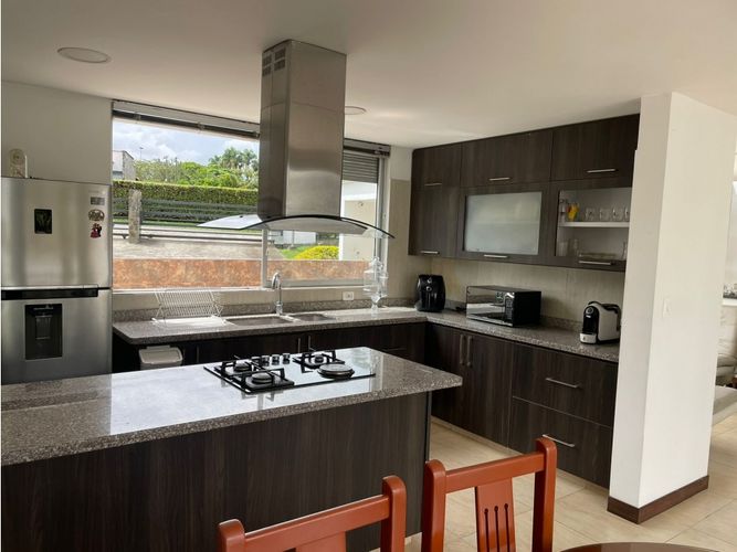 Casa de 6 alcobas en venta en El Caimo, Armenia, 345 m² · foto 2 de 23