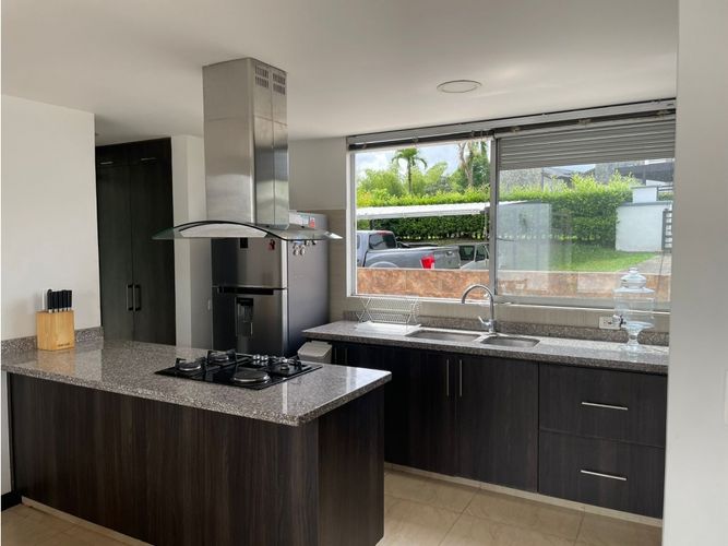 Casa de 6 alcobas en venta en El Caimo, Armenia, 345 m² · foto 4 de 23