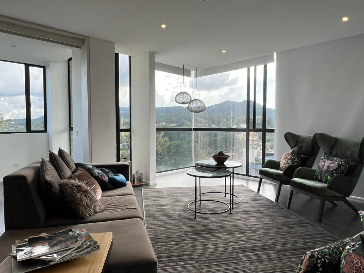 Apartamento en venta en Loma Del Chocho, Envigado · foto 2 de 11