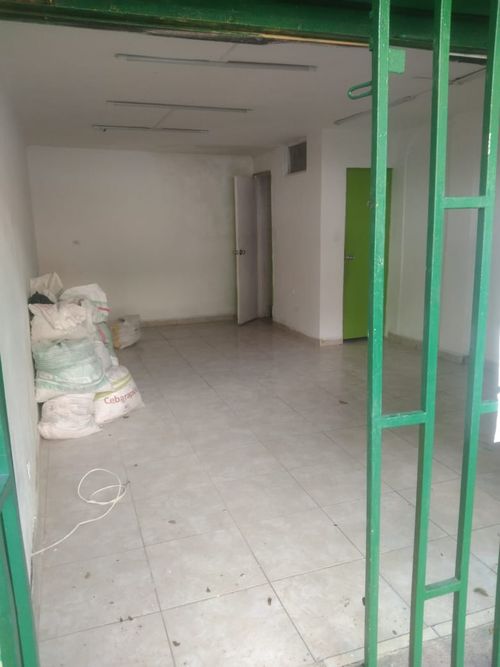 Local en arriendo en Villa Nueva, Medellín, 33 m² · foto 4 de 5