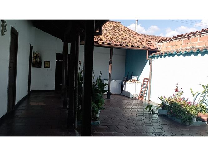 Casa en venta en Granada, Bucaramanga · foto 2 de 8