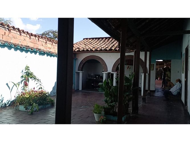Casa en venta en Granada, Bucaramanga · foto 3 de 8