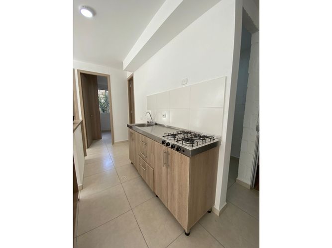Apartamento de 3 alcobas en venta en Prados De Cataluña, Girón, 56 m² · foto 3 de 18