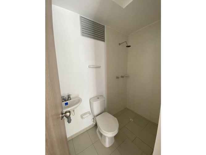 Apartamento de 3 alcobas en venta en Prados De Cataluña, Girón, 56 m² · foto 5 de 18