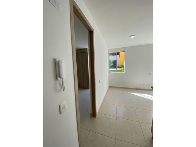 Apartamento de 3 alcobas en venta en Prados De Cataluña, Girón, 56 m² · foto 7 de 18