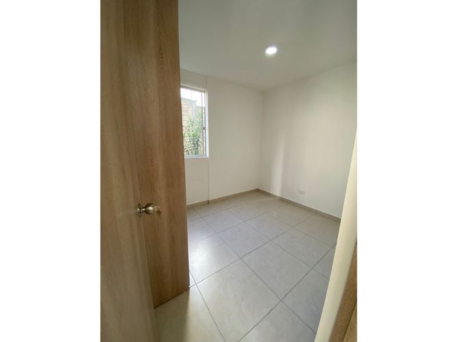Apartamento de 3 alcobas en venta en Prados De Cataluña, Girón, 56 m² · foto 12 de 18