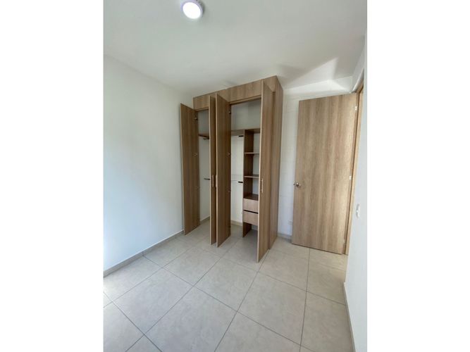 Apartamento de 3 alcobas en venta en Prados De Cataluña, Girón, 56 m² · foto 13 de 18