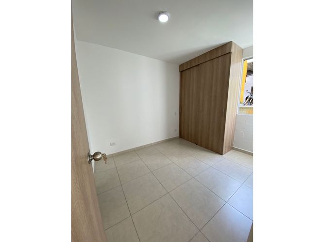 Apartamento de 3 alcobas en venta en Prados De Cataluña, Girón, 56 m² · foto 14 de 18