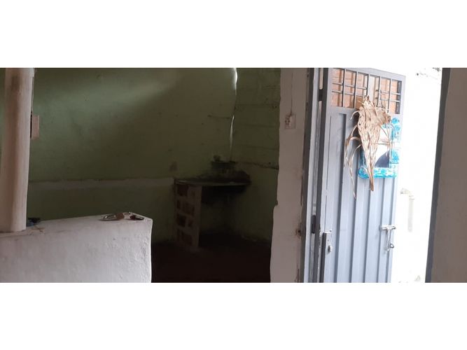 Casa de 5 alcobas en venta en Comuneros, Bucaramanga, 209 m² · foto 4 de 5