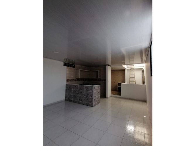 Casa de 8 alcobas en venta en San Francisco, Bucaramanga, 150 m² · foto 2 de 13