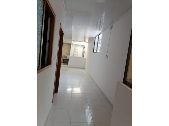 Casa de 8 alcobas en venta en San Francisco, Bucaramanga, 150 m² · foto 7 de 13