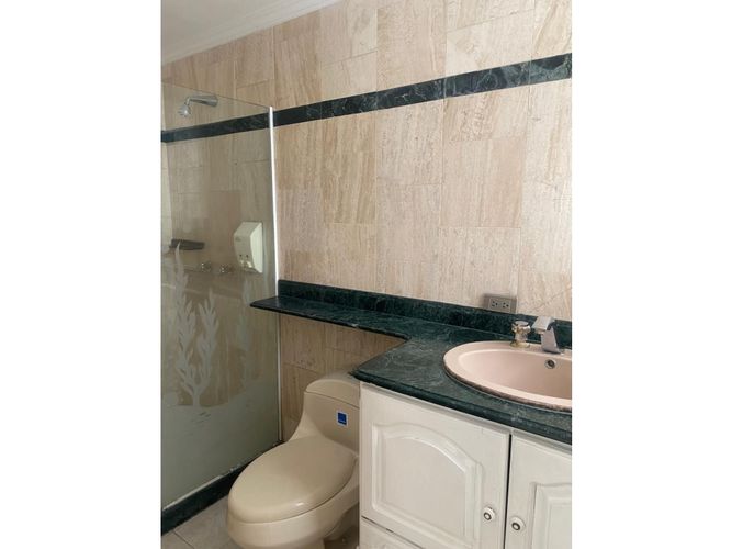 Casa de 4 alcobas en venta en Conquistadores, Medellín, 476 m² · foto 9 de 24